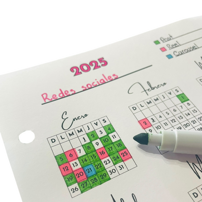 Plantillas para imprimir. Fotografía registro de hábitos en calendario 2025. Mi año en pixeles. Publicación en redes sociales. Papelería digital. 